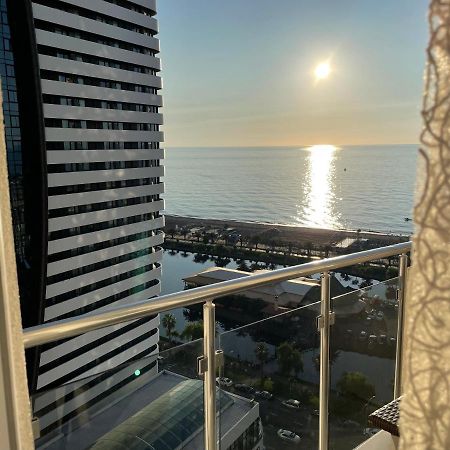 Roini Apartment บาทูมิ ภายนอก รูปภาพ