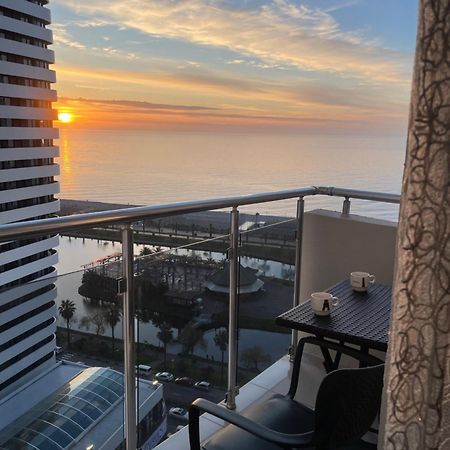 Roini Apartment บาทูมิ ภายนอก รูปภาพ