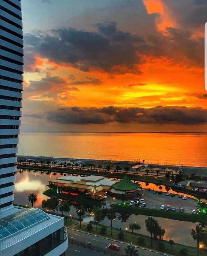 Roini Apartment บาทูมิ ภายนอก รูปภาพ