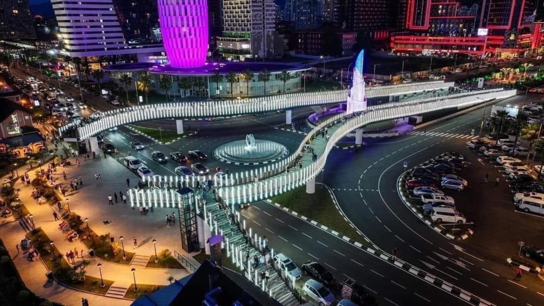 Roini Apartment บาทูมิ ภายนอก รูปภาพ