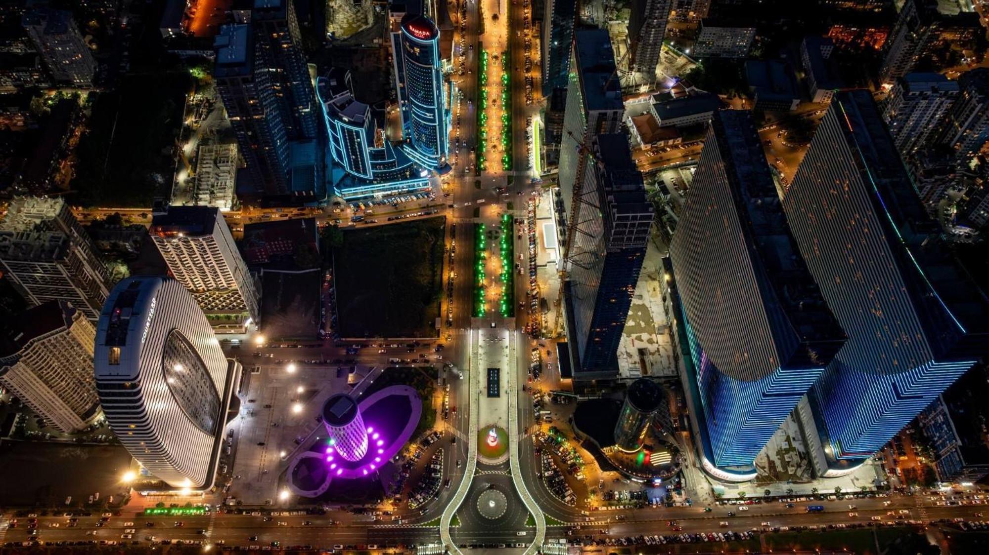 Roini Apartment บาทูมิ ภายนอก รูปภาพ