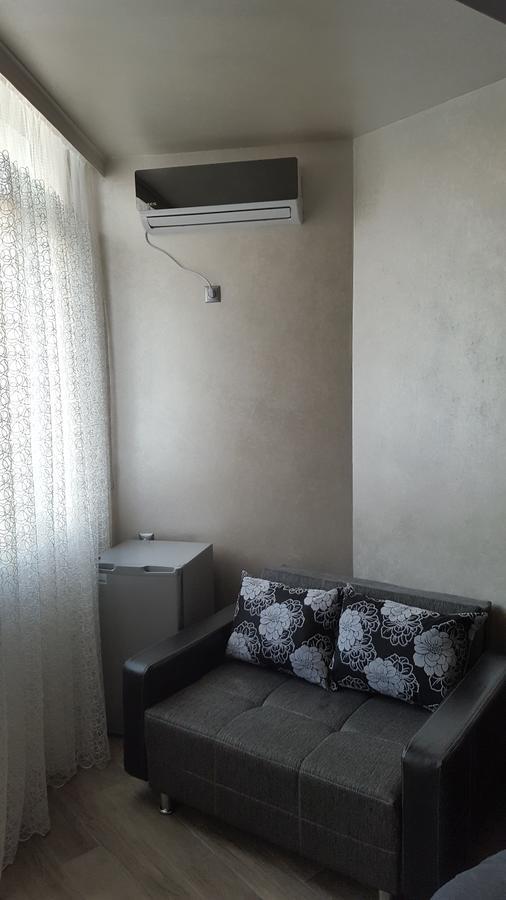 Roini Apartment บาทูมิ ภายนอก รูปภาพ