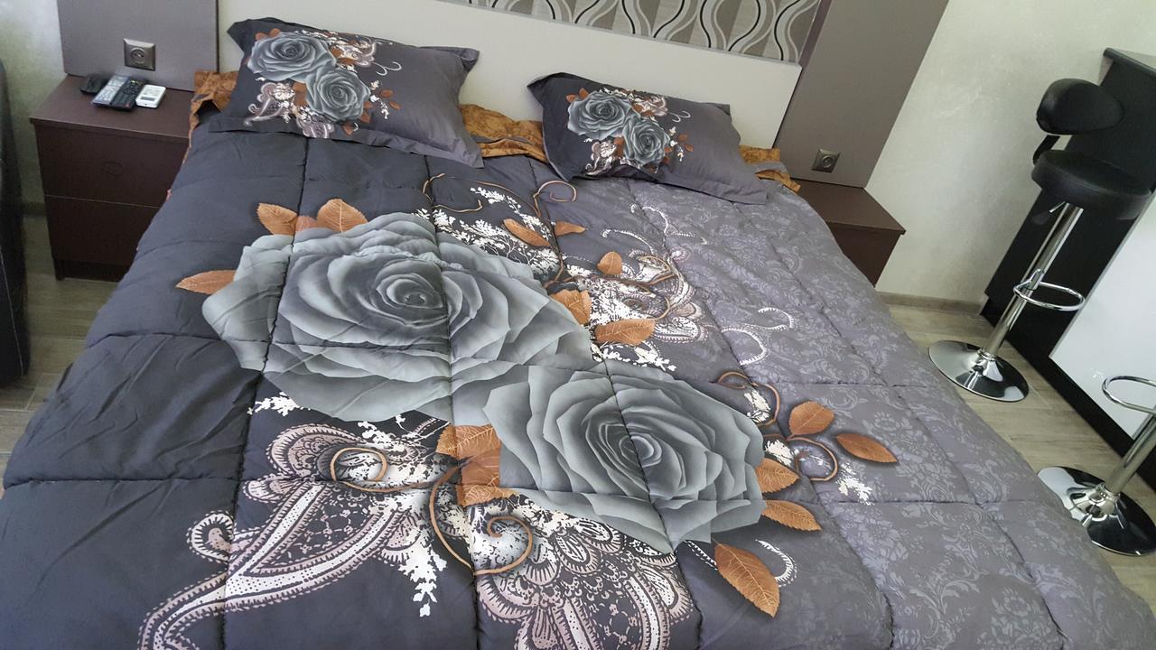 Roini Apartment บาทูมิ ภายนอก รูปภาพ