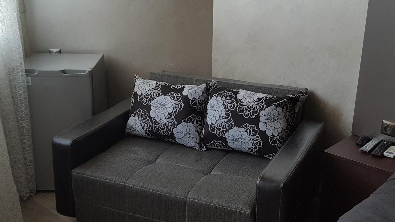 Roini Apartment บาทูมิ ภายนอก รูปภาพ