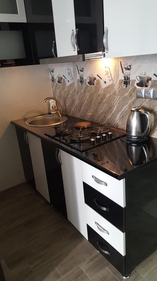 Roini Apartment บาทูมิ ภายนอก รูปภาพ